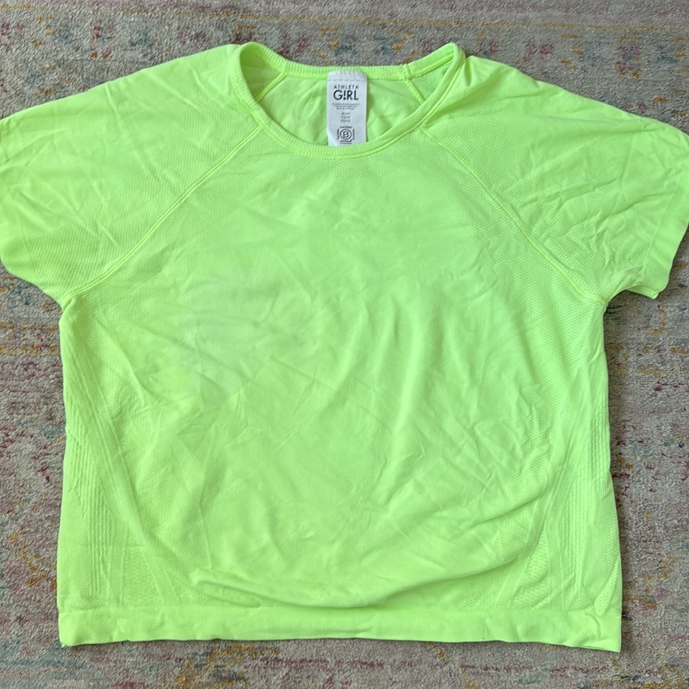 ⭐️ ATHLETA GIRL POWER UP SPORT LENGTH TEE/ Girls athletic wear